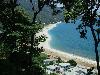 Blick von oberen Rand des Ortes auf den malerischen Strand von Horefto