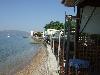 Entlang des vorderen Teil des Ortes (von Volos kommend) s�umen diverse Restaurant die K�stenstrasse