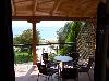 Blick von einem Zimmer auf den Balkon