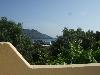 Blick von der Terrasse eines Ferienwohnung zum Meer