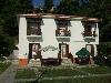Das Hauptgeb�ude der Paniou Apartments