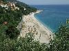 Blick �ber den Strand von Papa Nero, im Hintergrund ist Agios Ioannis zu erkennen.
